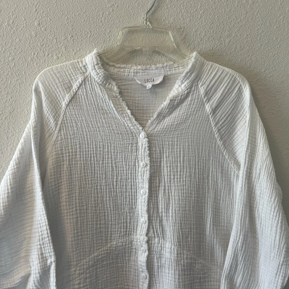 Lucca Women's Top Size XS White Gauzy Cotton Tunic Button Boho Beachy Cottage - Picture 4 of 15